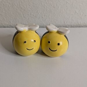 Cute Yellow Bee Salt and Pepper Shakers